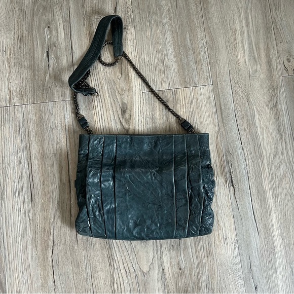 Elegant Leather Crossbody Bag - Picture 1 of 12